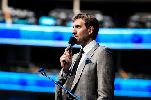 DIRK HELPS DALLAS ‘FEED THE FIGHT’